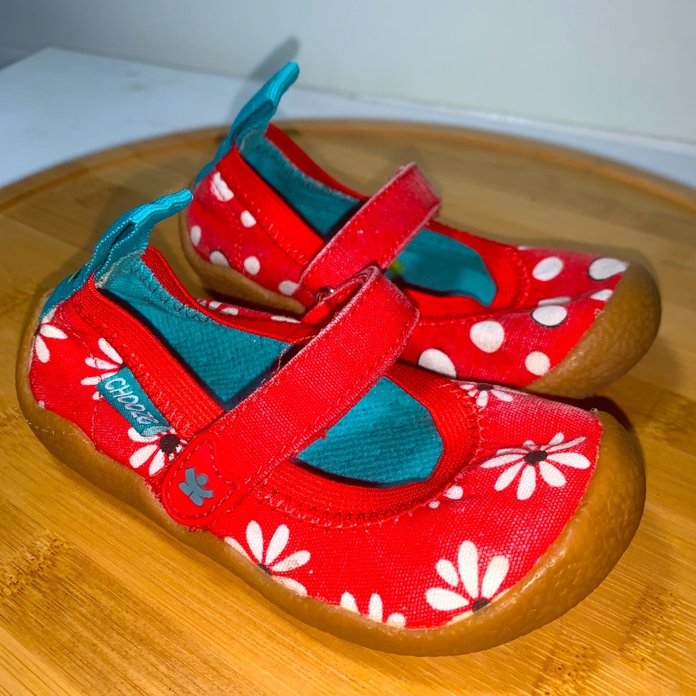 CHOOZE Red White and Green Flower Mary Jane Shoes Strap Girls Size 6 Toddler